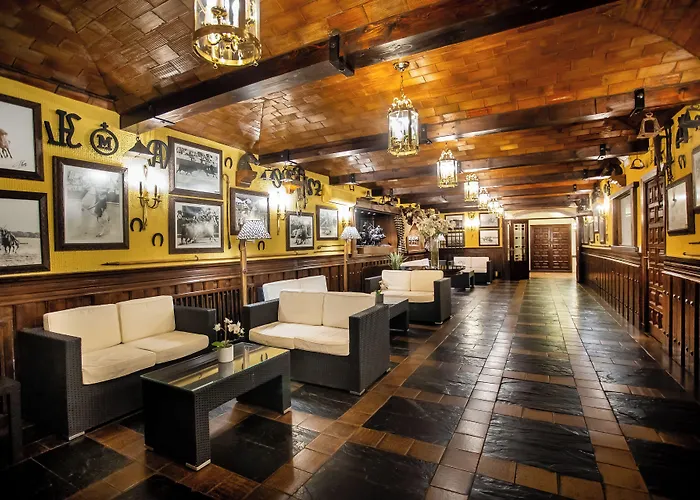 호텔 Conde Rodrigo Ii By Eme 4*